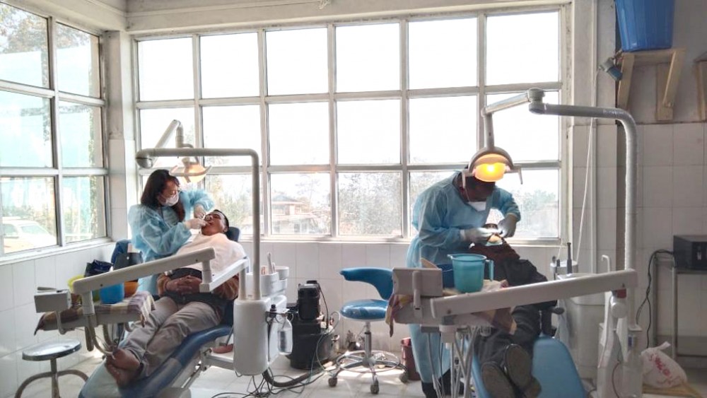 Doctors from the IDANSB Zunheboto unit carrying out dental procedures during the camp. (Photo Courtesy: IDANSB)
